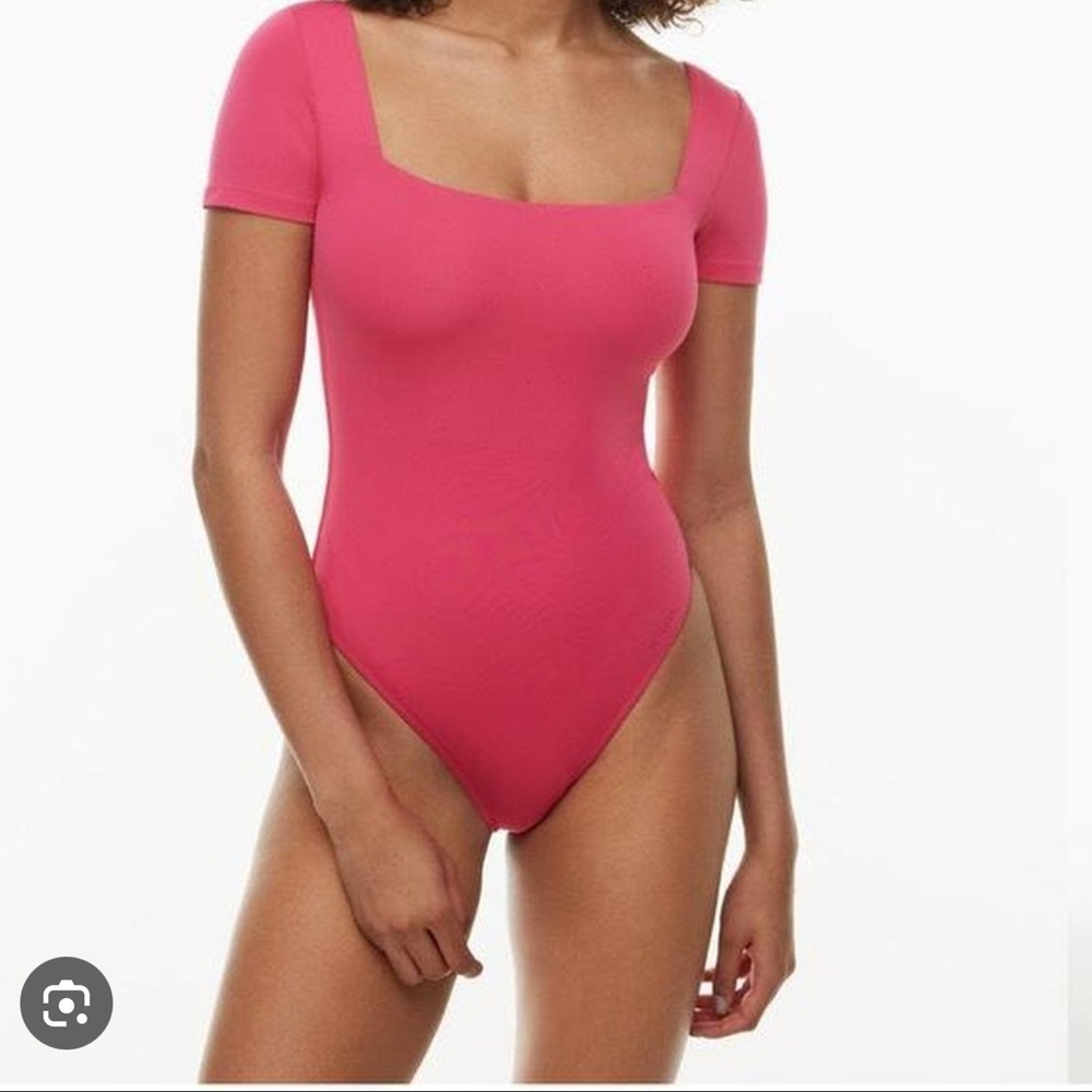 Babaton Pink Bodysuit Classic Cut Scoop Neck - Picture 4 of 4
